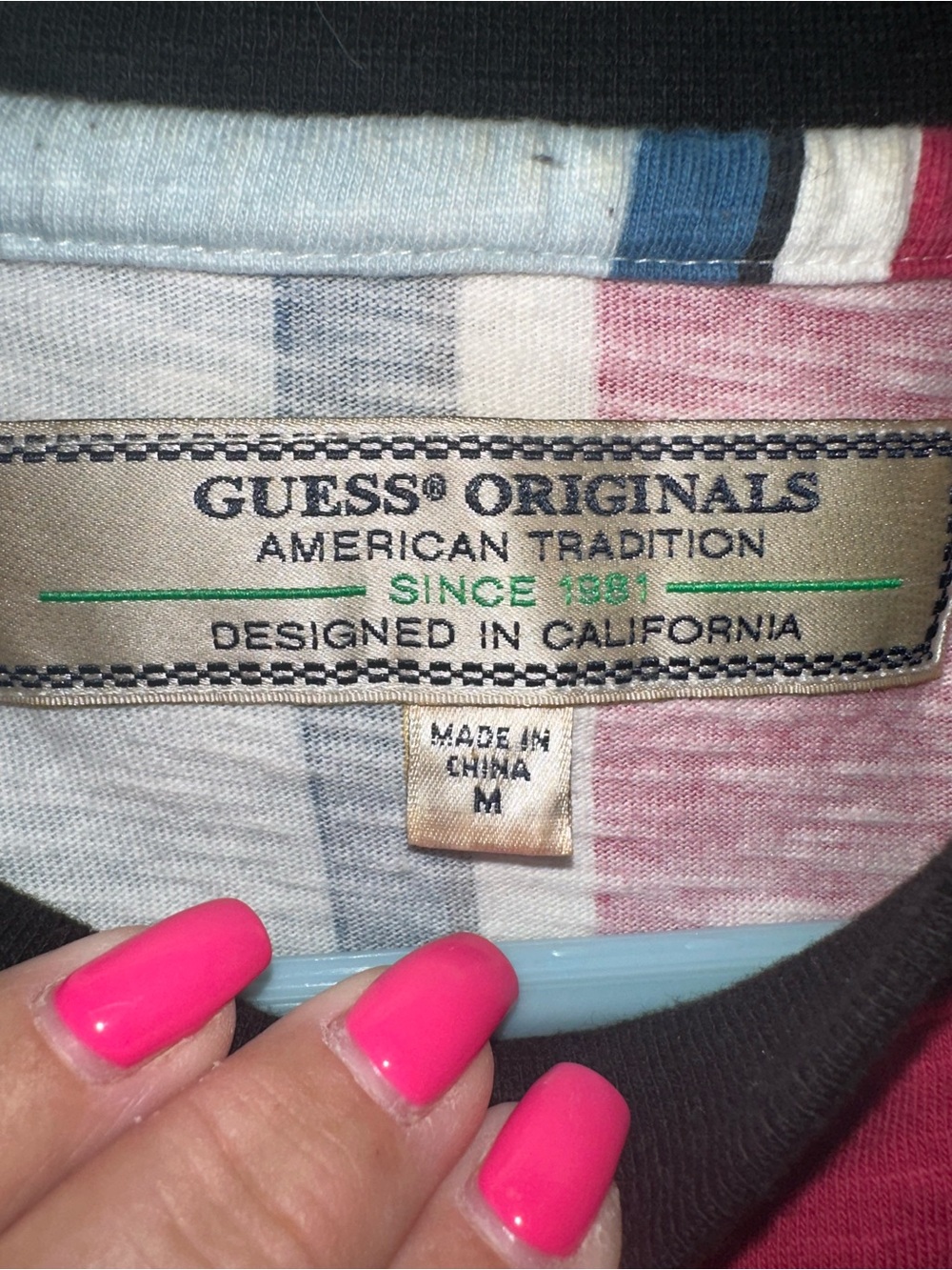 Guess Tee - Picture 6 of 6